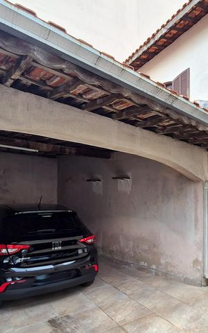 Casa à venda com 230m², 3 quartos e 4 vagasGaragem