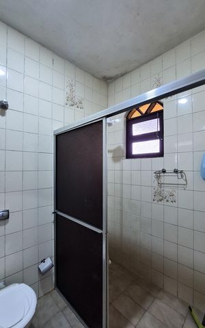 Casa à venda com 230m², 3 quartos e 4 vagasBanheiro Social
