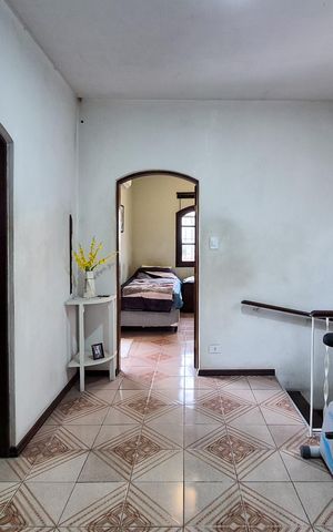 Casa à venda com 230m², 3 quartos e 4 vagasCorredor