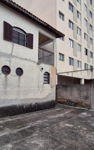 Casa à venda com 230m², 3 quartos e 4 vagasQuintal