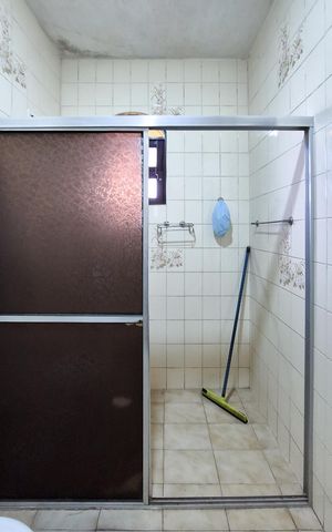 Casa à venda com 230m², 3 quartos e 4 vagasBanheiro Social