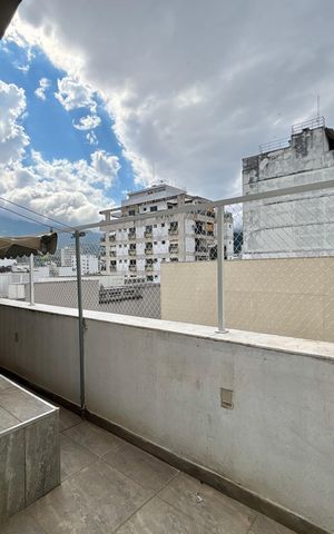 Apartamento à venda com 178m², 3 quartos e 1 vaga Apartamento à venda com 178m², 3 quartos e 1 vagaCobertura