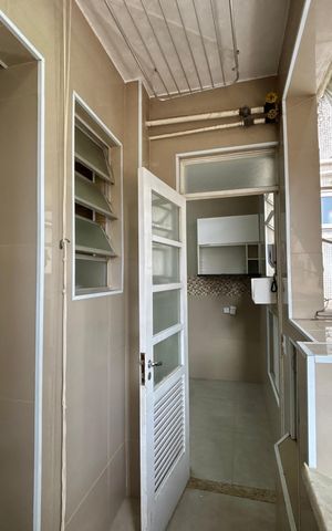 Apartamento à venda com 178m², 3 quartos e 1 vaga Apartamento à venda com 178m², 3 quartos e 1 vagaÁrea de serviço