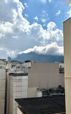 Apartamento à venda com 178m², 3 quartos e 1 vaga Apartamento à venda com 178m², 3 quartos e 1 vagaSala