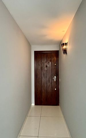 Apartamento à venda com 178m², 3 quartos e 1 vaga Apartamento à venda com 178m², 3 quartos e 1 vagaHall de Entrada