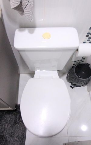 Apartamento à venda com 59m², 2 quartos e 1 vaga Apartamento à venda com 59m², 2 quartos e 1 vagaBanheiro