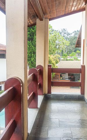 Casa à venda com 690m², 6 quartos e sem vaga Casa à venda com 690m², 6 quartos e sem vagaVaranda Suíte 1
