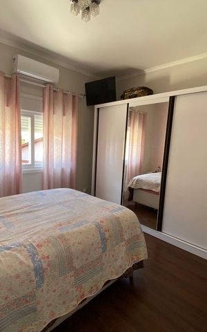 Casa à venda com 350m², 3 quartos e 4 vagas Casa à venda com 350m², 3 quartos e 4 vagasQuarto 1