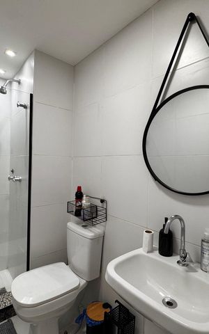 Apartamento à venda com 74m², 2 quartos e 1 vaga Apartamento à venda com 74m², 2 quartos e 1 vagaBanheiro Social