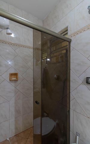 Casa à venda com 209m², 3 quartos e 2 vagas Casa à venda com 209m², 3 quartos e 2 vagasBanheiro da Suíte