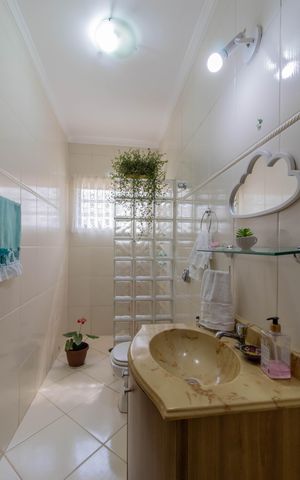 Casa à venda com 209m², 3 quartos e 2 vagas Casa à venda com 209m², 3 quartos e 2 vagasBanheiro
