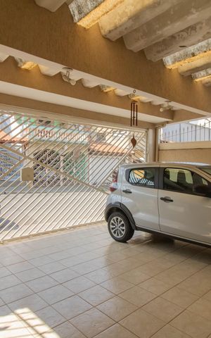 Casa à venda com 209m², 3 quartos e 2 vagas Casa à venda com 209m², 3 quartos e 2 vagasGaragem