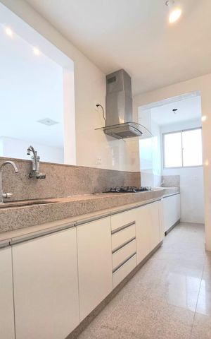 Apartamento à venda com 210m², 4 quartos e 2 vagas Apartamento à venda com 210m², 4 quartos e 2 vagasCozinha