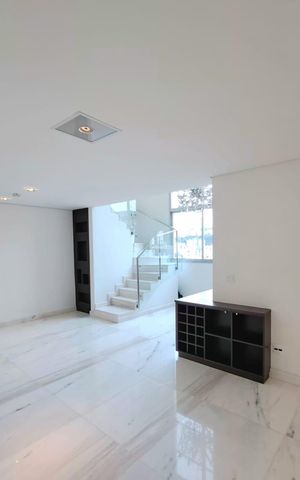 Apartamento à venda com 210m², 4 quartos e 2 vagas Apartamento à venda com 210m², 4 quartos e 2 vagasSala/cozinha