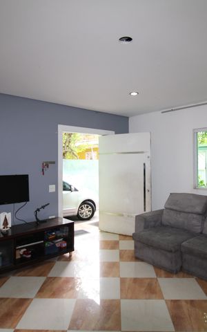 Casa à venda com 512m², 5 quartos e 3 vagasSala