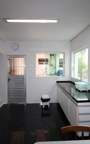 Casa à venda com 512m², 5 quartos e 3 vagasCozinha