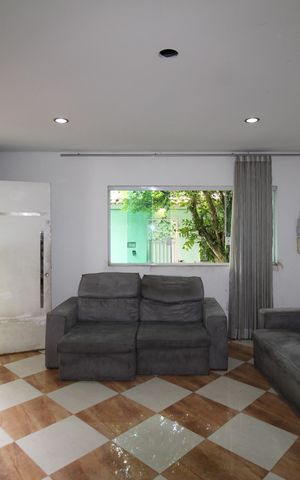 Casa à venda com 512m², 5 quartos e 3 vagasSala