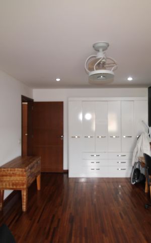 Casa à venda com 512m², 5 quartos e 3 vagasQuarto 2