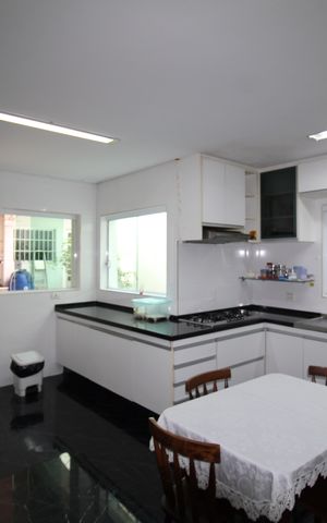 Casa à venda com 512m², 5 quartos e 3 vagasCozinha