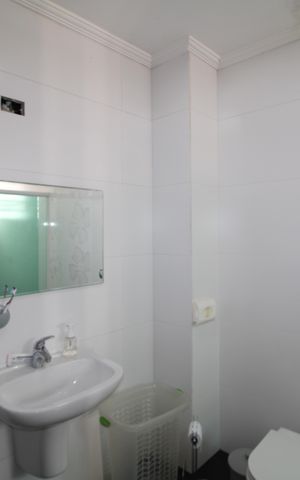Casa à venda com 512m², 5 quartos e 3 vagasBanheiro 1