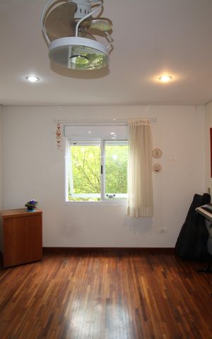 Casa à venda com 512m², 5 quartos e 3 vagasQuarto 1