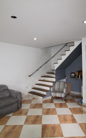 Casa à venda com 512m², 5 quartos e 3 vagasSala