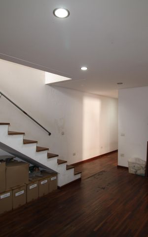Casa à venda com 512m², 5 quartos e 3 vagasPorão