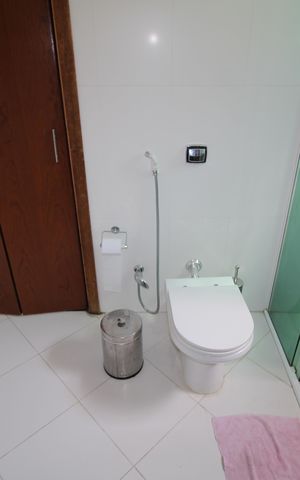 Casa à venda com 512m², 5 quartos e 3 vagasBanheiro 2