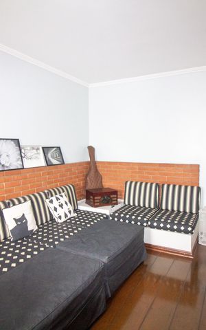 Casa à venda com 242m², 4 quartos e 3 vagas Casa à venda com 242m², 4 quartos e 3 vagasQuarto 3