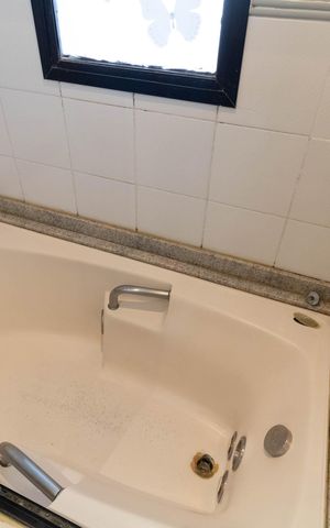 Apartamento à venda com 177m², 3 quartos e 3 vagas Apartamento à venda com 177m², 3 quartos e 3 vagasBanheiro da Suíte 1