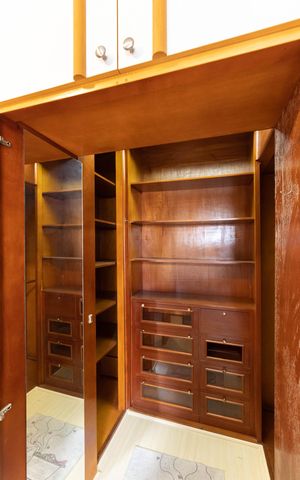 Apartamento à venda com 177m², 3 quartos e 3 vagas Apartamento à venda com 177m², 3 quartos e 3 vagasCloset da Suíte 3