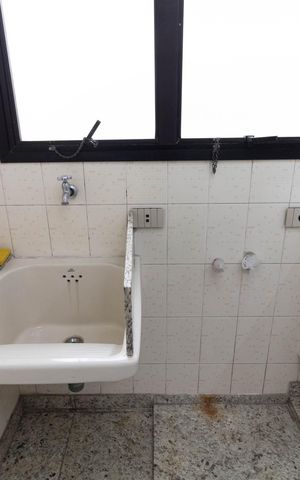 Apartamento à venda com 177m², 3 quartos e 3 vagas Apartamento à venda com 177m², 3 quartos e 3 vagasLavanderia