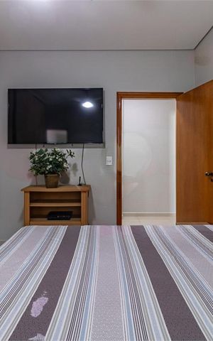 Casa à venda com 252m², 4 quartos e 2 vagas