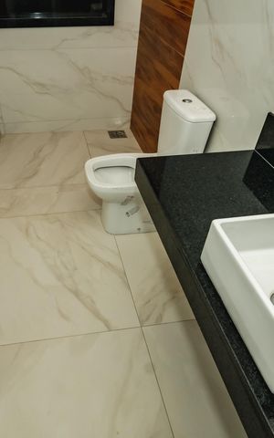 Casa à venda com 200m², 3 quartos e 2 vagasBanheiro da Suíte
