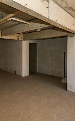 Casa à venda com 200m², 3 quartos e 2 vagasPorão