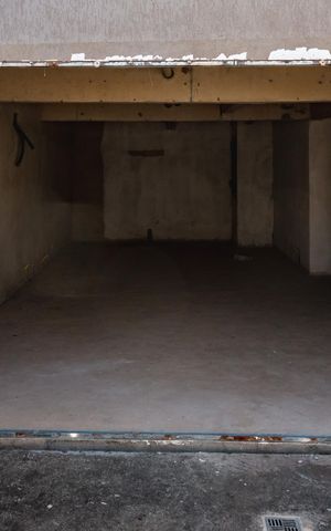 Casa à venda com 200m², 3 quartos e 2 vagasPorão