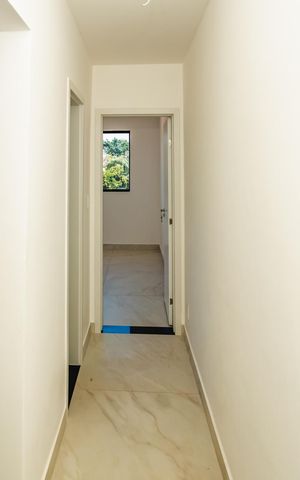 Casa à venda com 200m², 3 quartos e 2 vagasSuíte