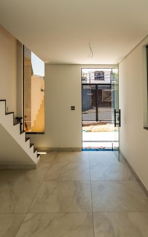 Casa à venda com 200m², 3 quartos e 2 vagasSala