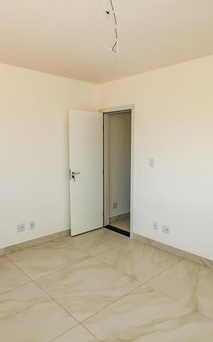 Casa à venda com 200m², 3 quartos e 2 vagasSuíte