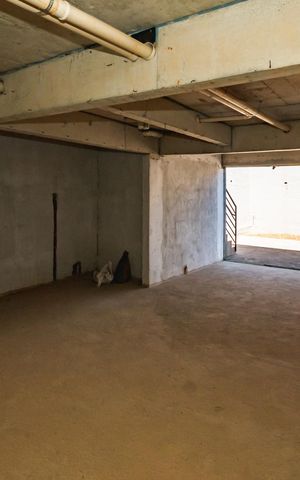 Casa à venda com 200m², 3 quartos e 2 vagasPorão