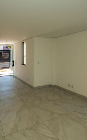 Casa à venda com 200m², 3 quartos e 2 vagasSala