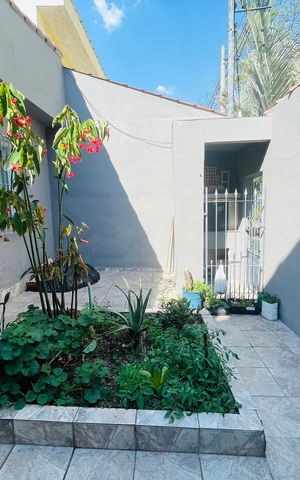 Casa à venda com 75m², 1 quarto e 2 vagas Casa à venda com 75m², 1 quarto e 2 vagasJardim