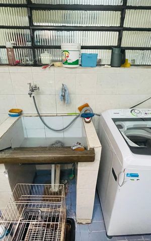 Casa à venda com 75m², 1 quarto e 2 vagas Casa à venda com 75m², 1 quarto e 2 vagasÁrea de Serviço