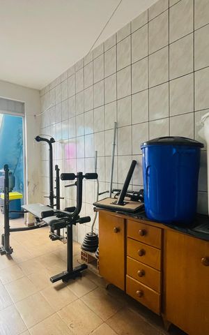 Casa à venda com 75m², 1 quarto e 2 vagas Casa à venda com 75m², 1 quarto e 2 vagasQuintal