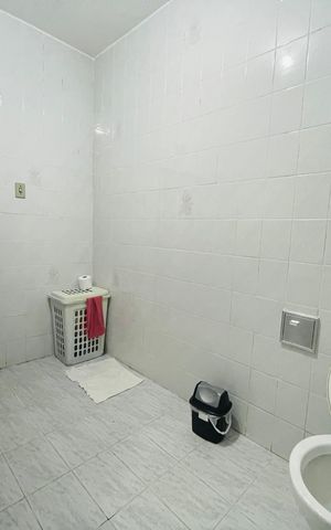 Casa à venda com 75m², 1 quarto e 2 vagas Casa à venda com 75m², 1 quarto e 2 vagasBanheiro
