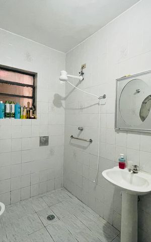 Casa à venda com 75m², 1 quarto e 2 vagas Casa à venda com 75m², 1 quarto e 2 vagasBanheiro