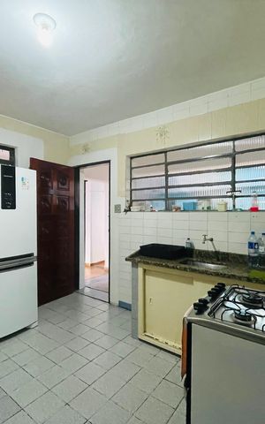 Casa à venda com 75m², 1 quarto e 2 vagas Casa à venda com 75m², 1 quarto e 2 vagasCozinha
