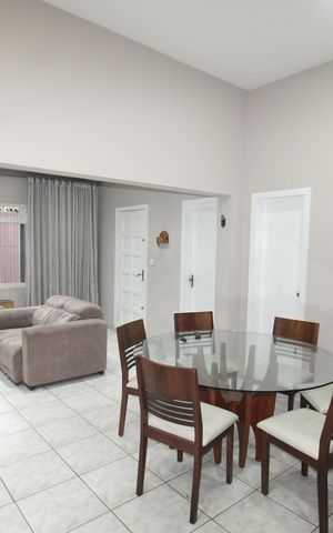 Casa para alugar com 140m², 3 quartos e 5 vagasSala