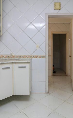 Casa à venda com 191m², 4 quartos e 4 vagas Casa à venda com 191m², 4 quartos e 4 vagasCozinha