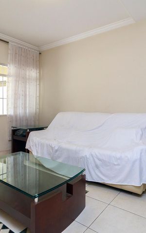 Casa à venda com 191m², 4 quartos e 4 vagas Casa à venda com 191m², 4 quartos e 4 vagasSala